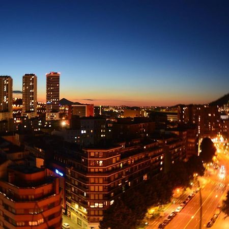 Superviews, Parking 24H Vigilado Incluido Y Netflix En Habitacion Independiente Con Bano Privado En Apartamento Particular, Francais&English Bilbao Luaran gambar