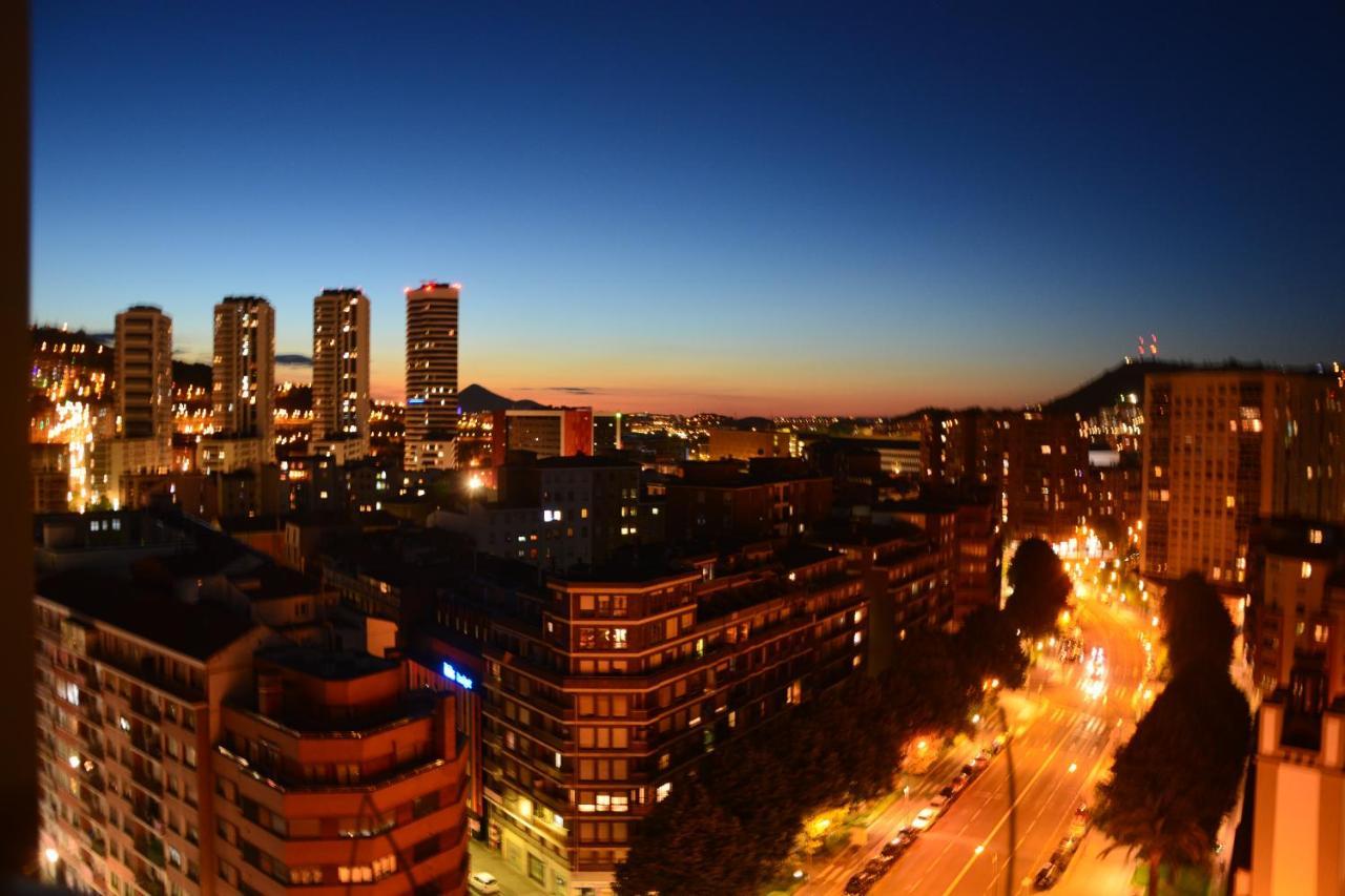 Superviews, Parking 24H Vigilado Incluido Y Netflix En Habitacion Independiente Con Bano Privado En Apartamento Particular, Francais&English Bilbao Luaran gambar