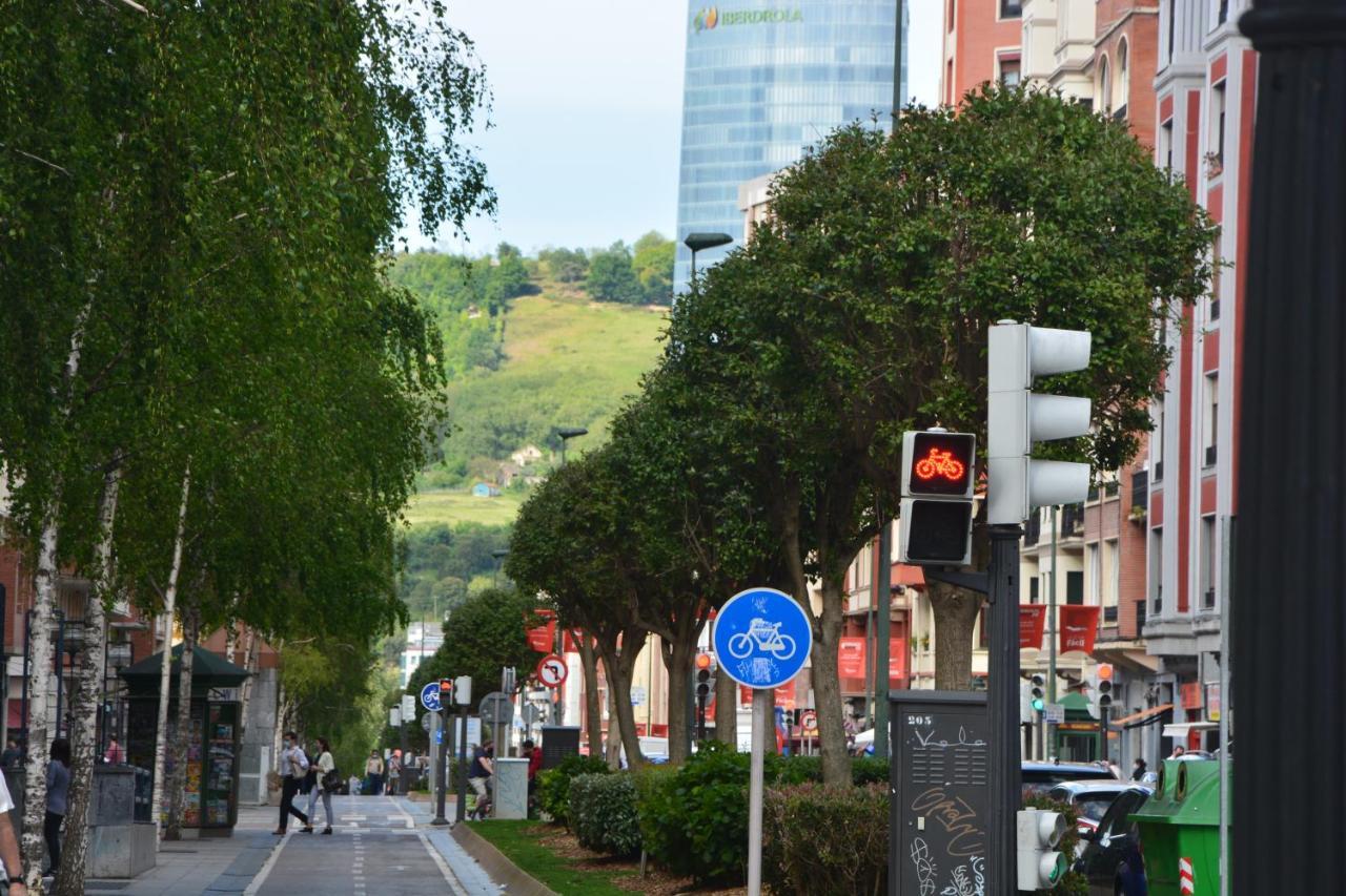 Superviews, Parking 24H Vigilado Incluido Y Netflix En Habitacion Independiente Con Bano Privado En Apartamento Particular, Francais&English Bilbao Luaran gambar